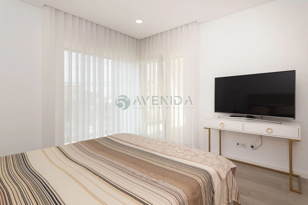 Apartamento T4 para Venda em Fernao Ferro Foto 38