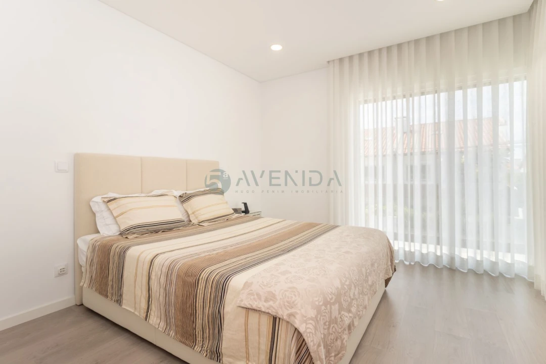 Apartamento T4 para Venda em Fernao Ferro Foto 36