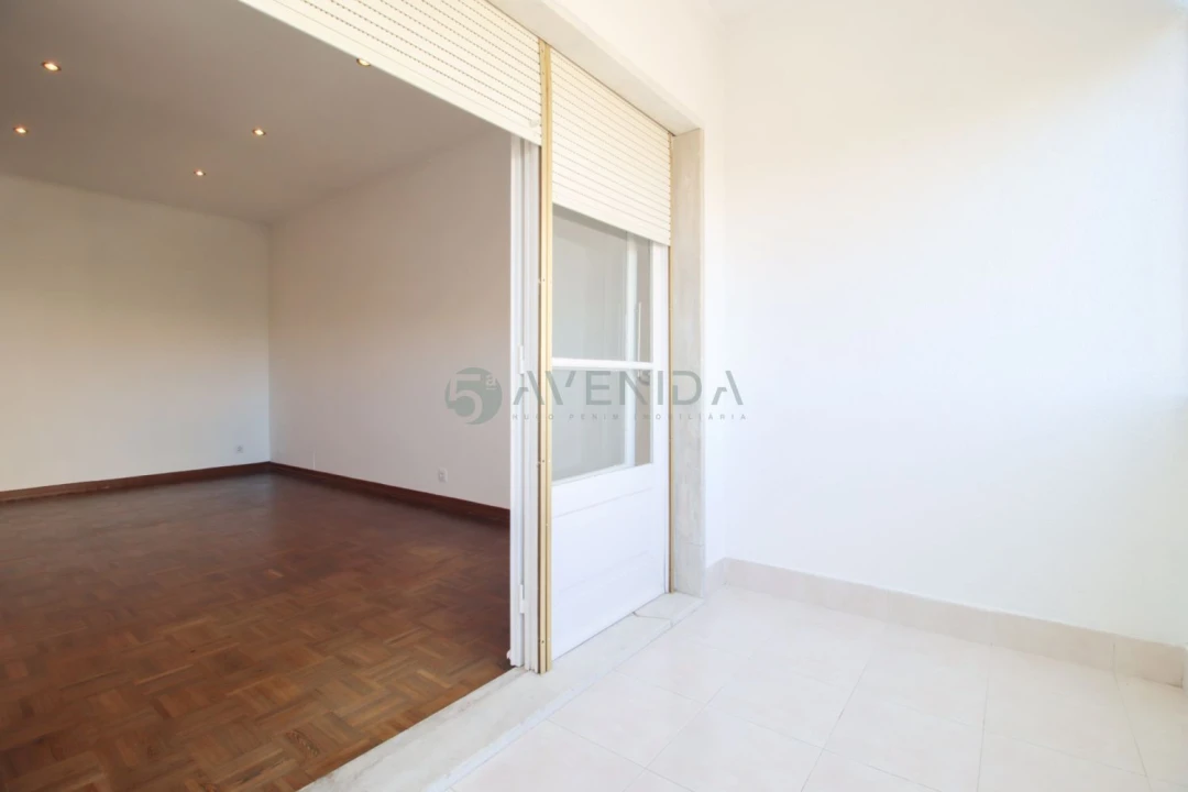 Apartamento T1 para Venda em Oeiras e São Julião da Barra, Paço de Arcos e Caxias Foto 14