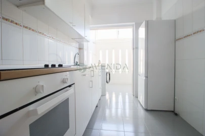 Apartamento T1 para Venda em Oeiras e São Julião da Barra, Paço de Arcos e Caxias