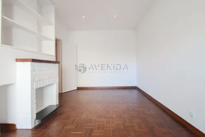 Apartamento T1 para Venda em Oeiras e São Julião da Barra, Paço de Arcos e Caxias