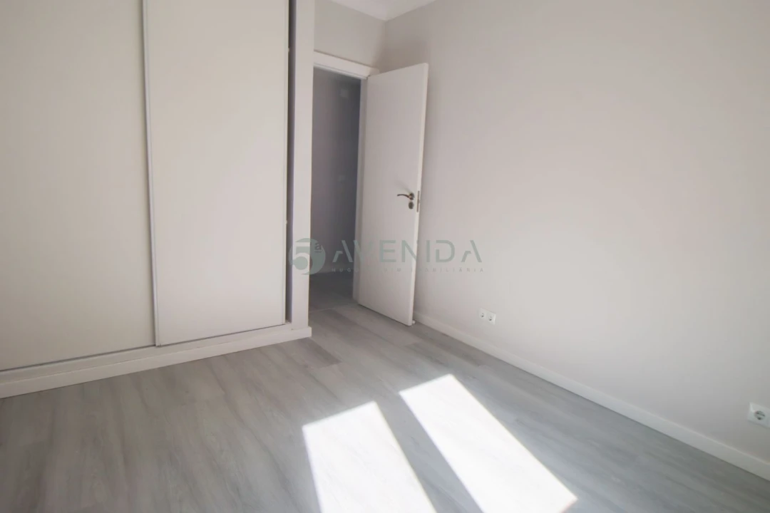 Apartamento T2 para Venda em Corroios Foto 13