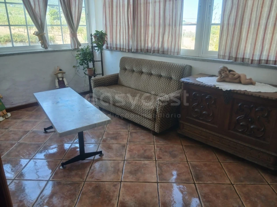Moradia T4 para Venda em Larinho Foto 5