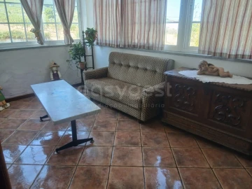 Moradia T4 para Venda em Larinho