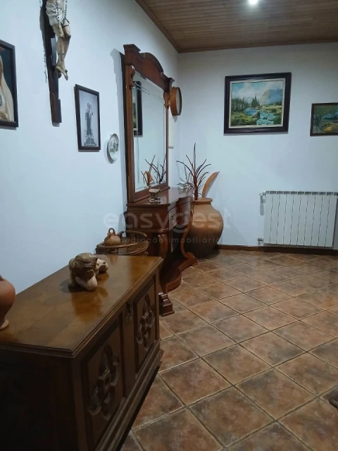 Moradia T4 para Venda em Larinho
