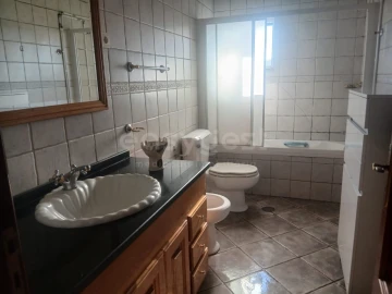 Moradia T4 para Venda em Larinho