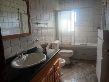 Moradia T4 para Venda em Larinho
