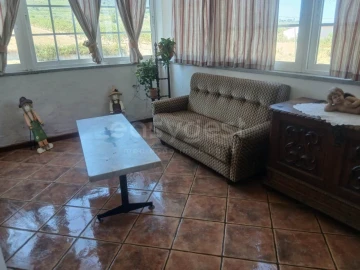 Moradia T4 para Venda em Larinho