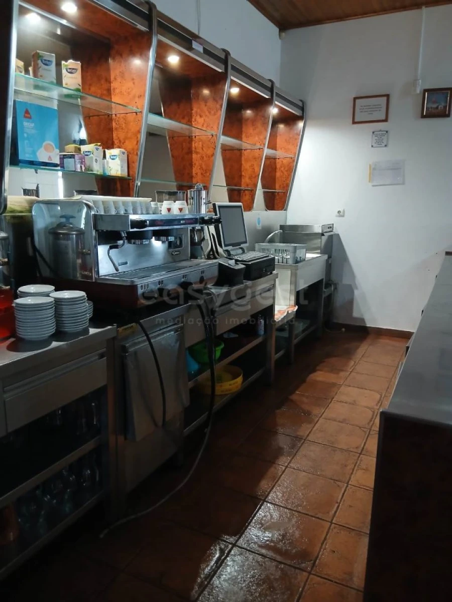 Moradia T4 para Venda em Larinho Foto 6