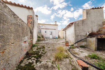 Moradia T3 para Venda em Atouguia da Baleia