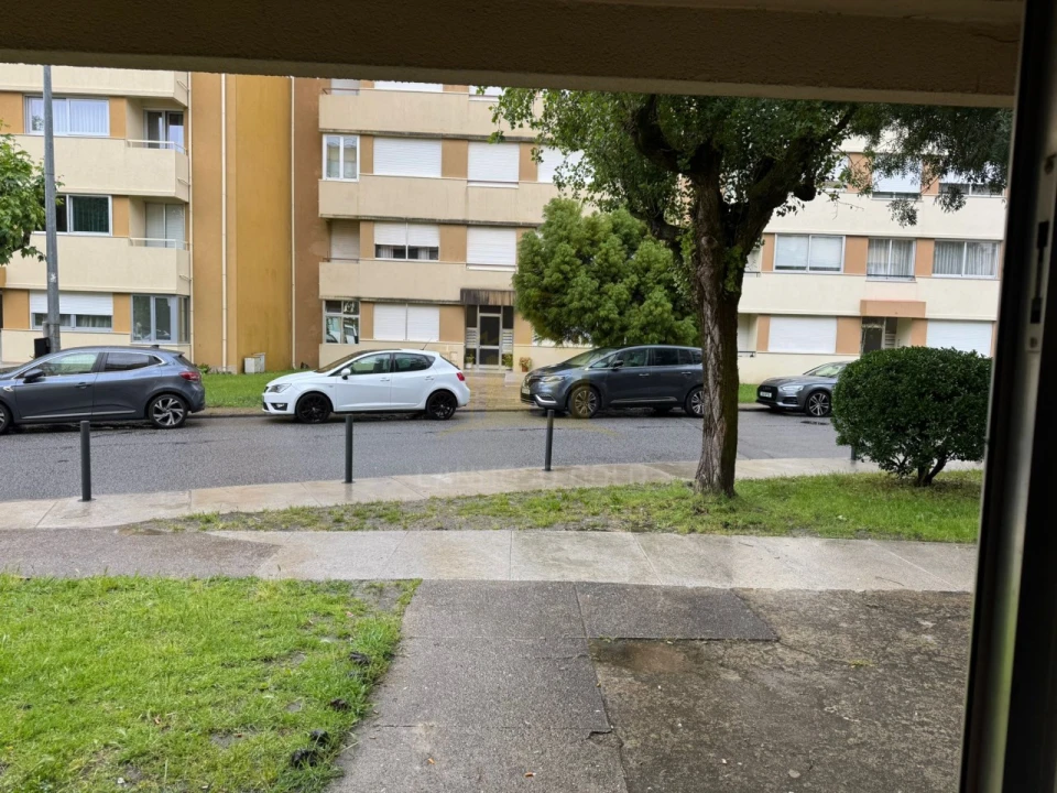 Loja para Arrendamento em Lomar e Arcos Foto 1