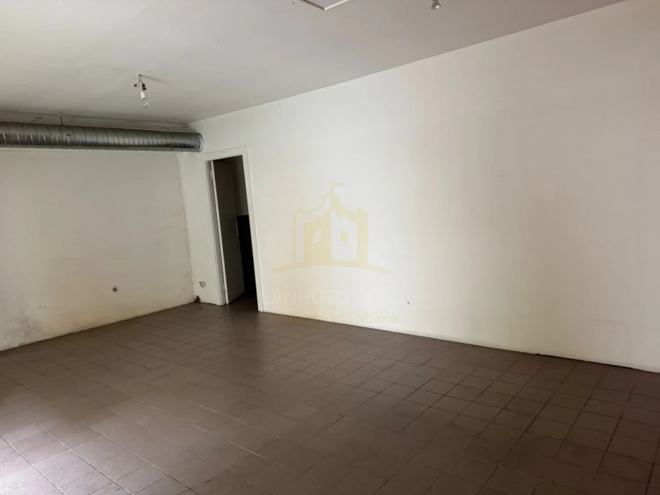 Loja para Arrendamento em Lomar e Arcos Foto 5