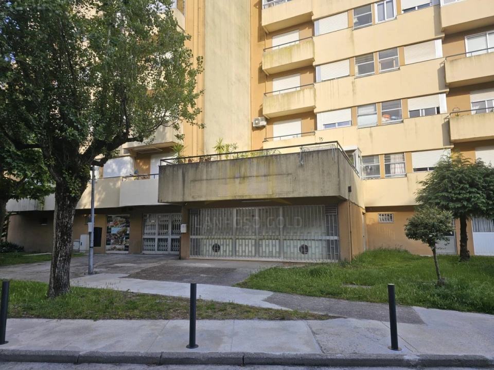 Loja para Arrendamento em Lomar e Arcos Foto 7