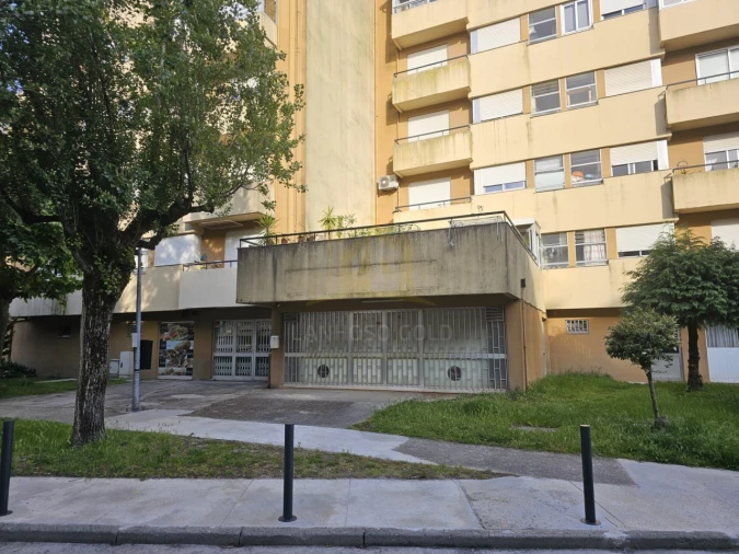 Loja para Arrendamento em Lomar e Arcos Foto 7