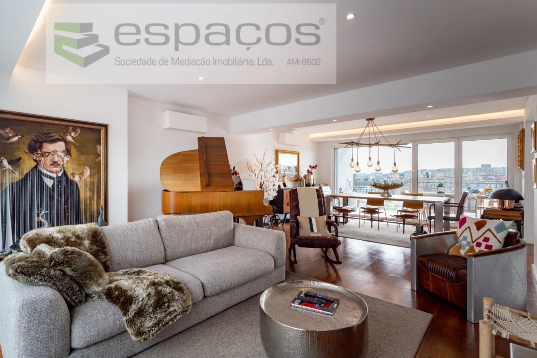 Apartamento T4 para Venda em Santa Iria de Azoia, São João da Talha e Bobadela Foto 3