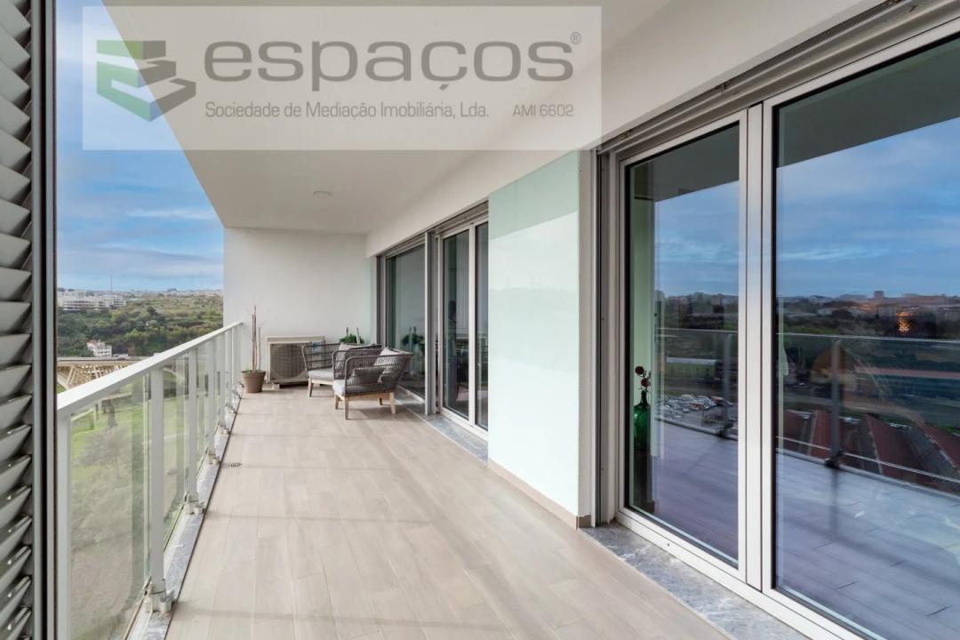 Apartamento T4 para Venda em Santa Iria de Azoia, São João da Talha e Bobadela Foto 9