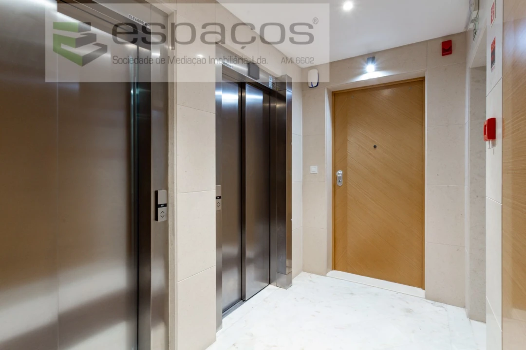 Apartamento T4 para Venda em Santa Iria de Azoia, São João da Talha e Bobadela Foto 40