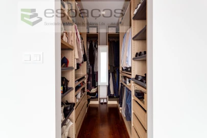 Apartamento T4 para Venda em Santa Iria de Azoia, São João da Talha e Bobadela