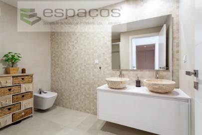 Apartamento T4 para Venda em Santa Iria de Azoia, São João da Talha e Bobadela