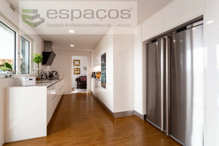 Apartamento T4 para Venda em Santa Iria de Azoia, São João da Talha e Bobadela Foto 16