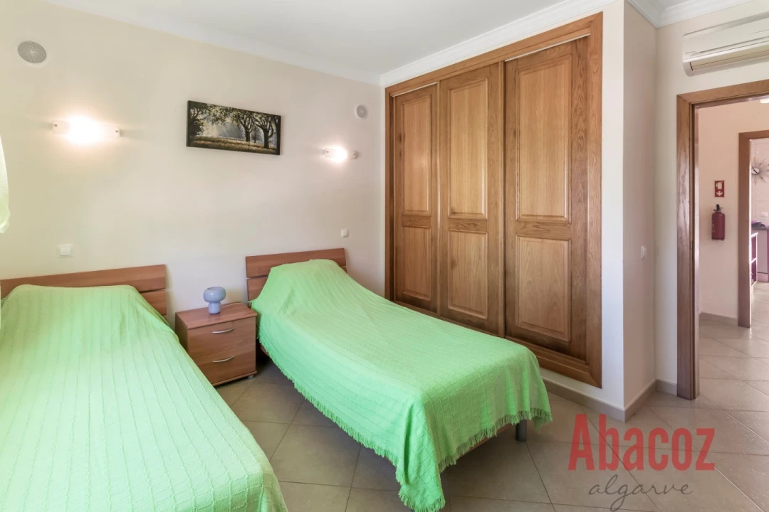 Moradia T2 para Venda em Odiaxere Foto 10