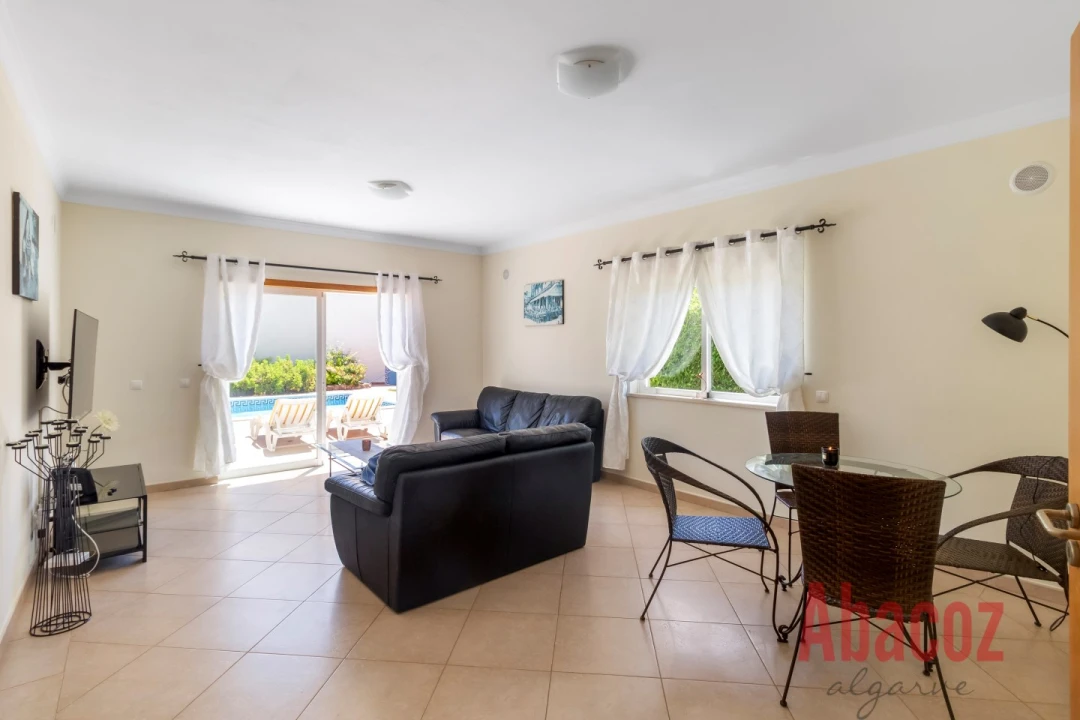 Moradia T2 para Venda em Odiaxere Foto 3