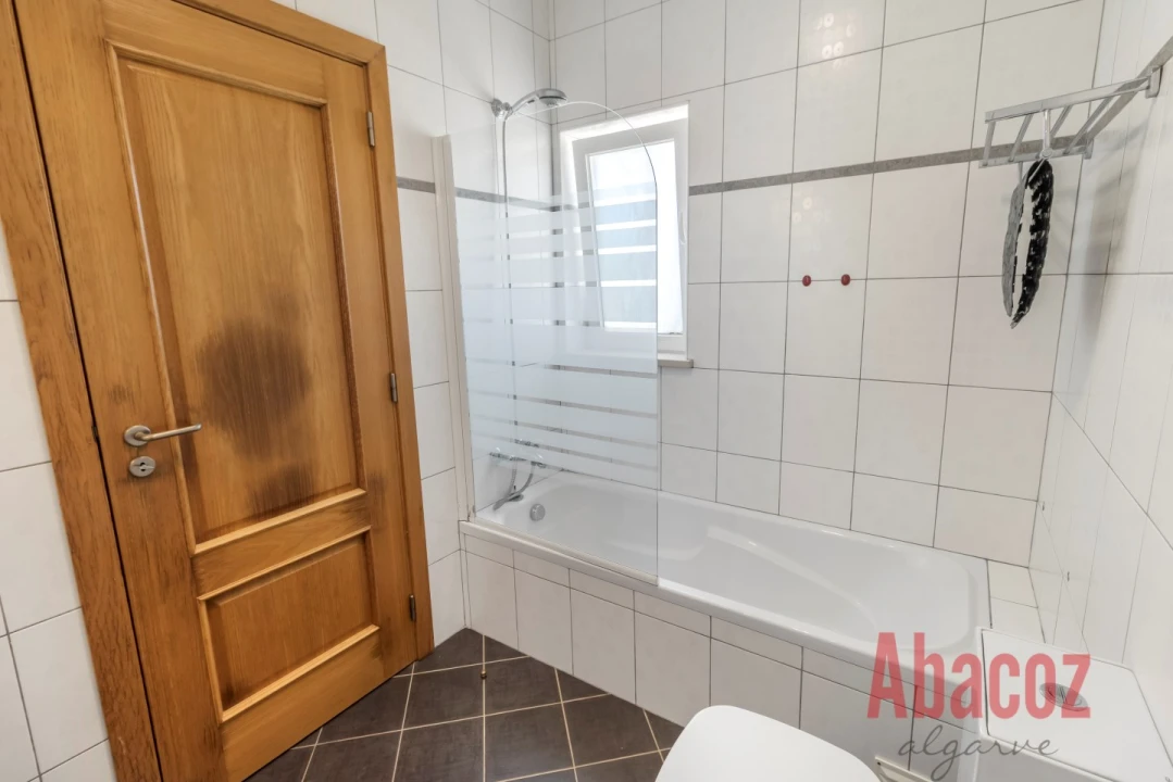 Moradia T2 para Venda em Odiaxere Foto 18