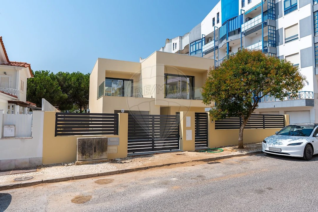 Moradia T4 para Venda em Charneca de Caparica e Sobreda Foto 3