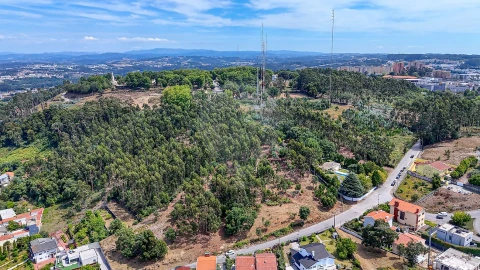 Terreno para Venda em Oliveira do Douro