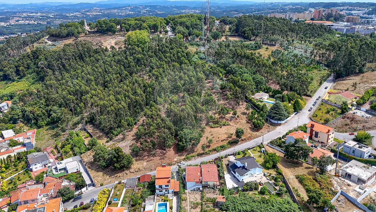 Terreno para Venda em Oliveira do Douro Foto 5