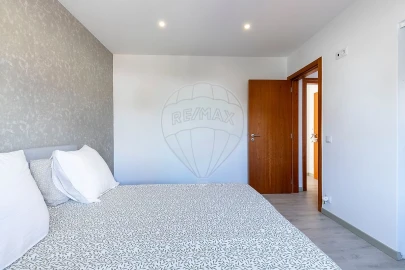 Apartamento T3 para Venda em A dos Cunhados e Maceira