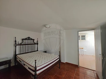Moradia T2 para Venda em Santo Quintino