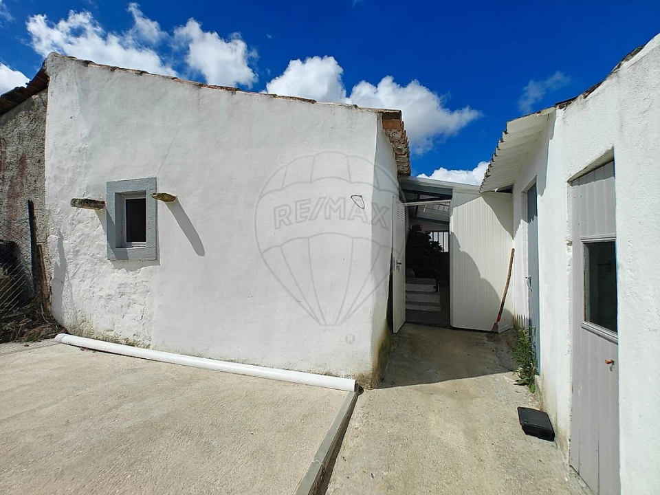 Moradia T2 para Venda em Santo Quintino Foto 19