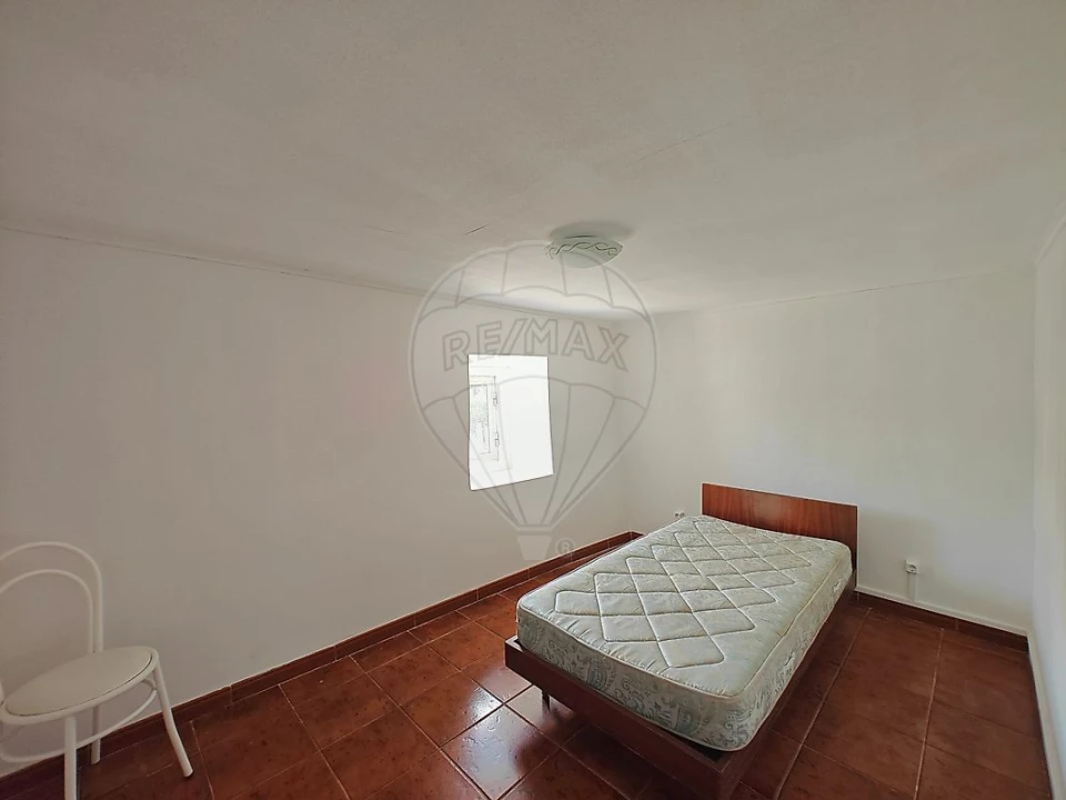 Moradia T2 para Venda em Santo Quintino Foto 12