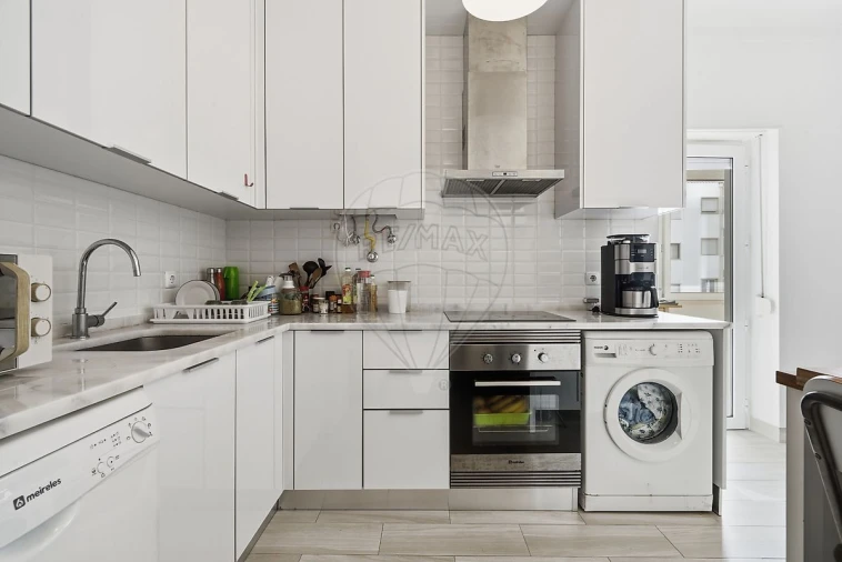Apartamento T2 para Venda em Santa Maria, São Pedro e Matacães Foto 15