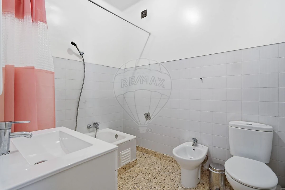 Apartamento T2 para Venda em Santa Maria, São Pedro e Matacães Foto 1