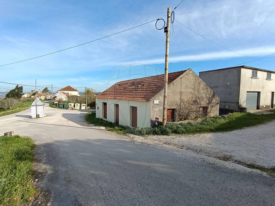 Moradia T3 para Venda em Santiago e São Simão de Litém e Albergaria dos Doze Foto 6