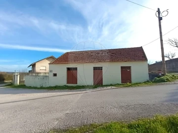 Moradia T3 para Venda em Santiago e São Simão de Litém e Albergaria dos Doze