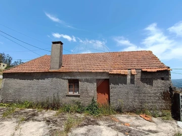 Moradia T3 para Venda em Santiago e São Simão de Litém e Albergaria dos Doze