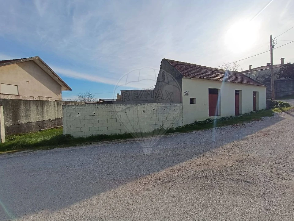 Moradia T3 para Venda em Santiago e São Simão de Litém e Albergaria dos Doze Foto 5