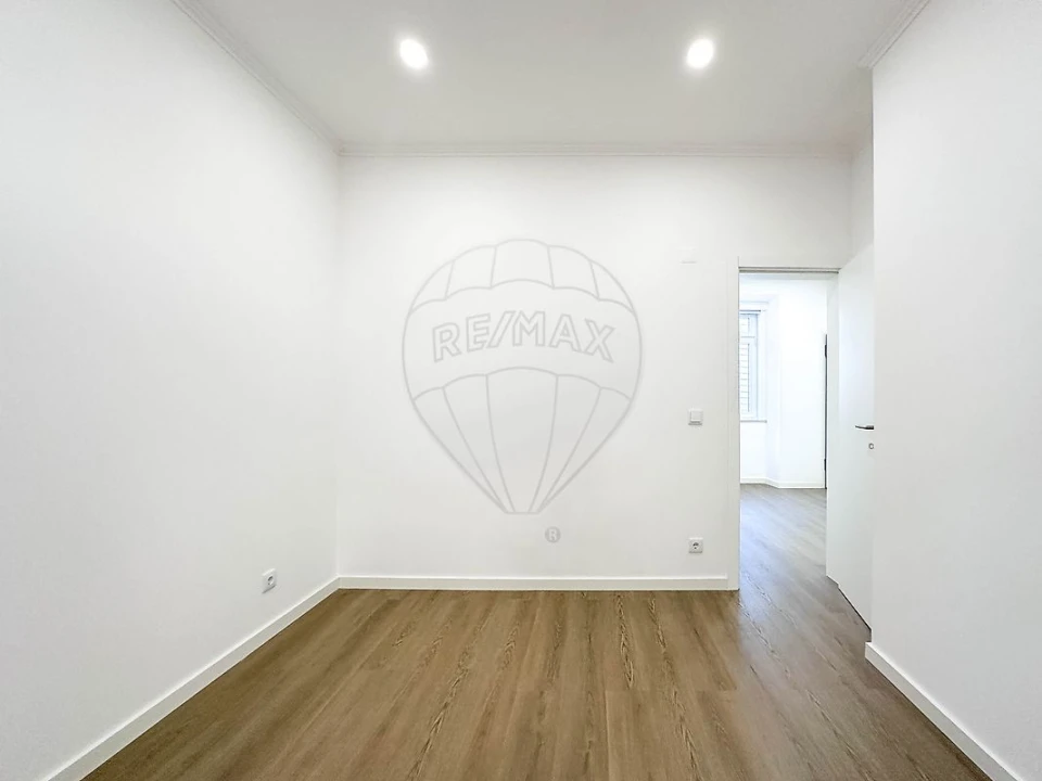 Apartamento T2 para Arrendamento em São Vicente Foto 7