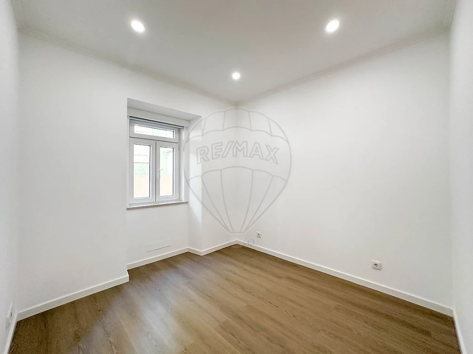 Apartamento T2 para Arrendamento em São Vicente Foto 1