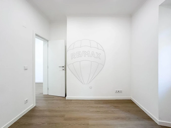 Apartamento T2 para Arrendamento em São Vicente Foto 6