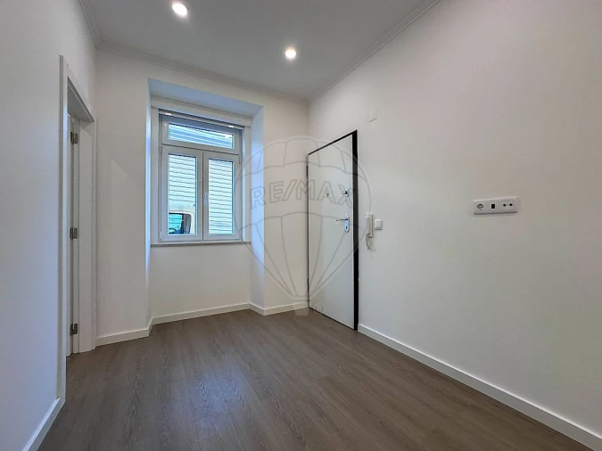 Apartamento T2 para Arrendamento em São Vicente Foto 8