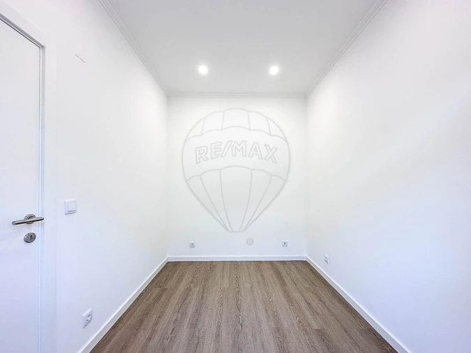 Apartamento T2 para Arrendamento em São Vicente Foto 21