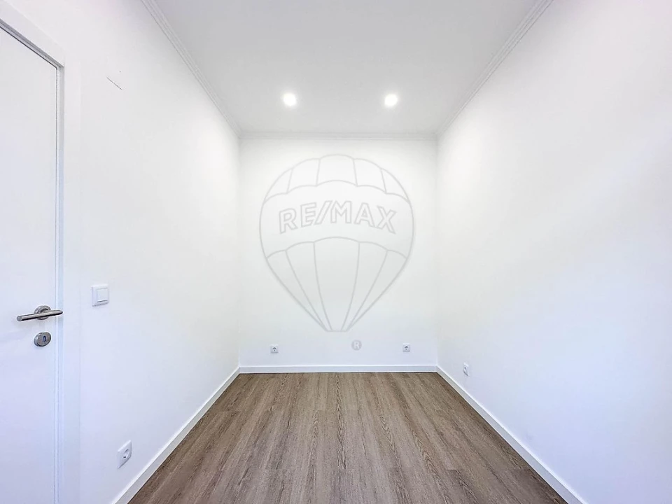 Apartamento T2 para Arrendamento em São Vicente Foto 21