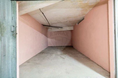 Garagem para Venda em Alverca do Ribatejo e Sobralinho