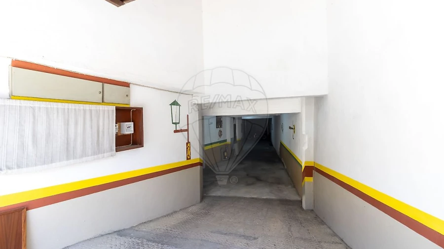 Garagem para Venda em Alverca do Ribatejo e Sobralinho