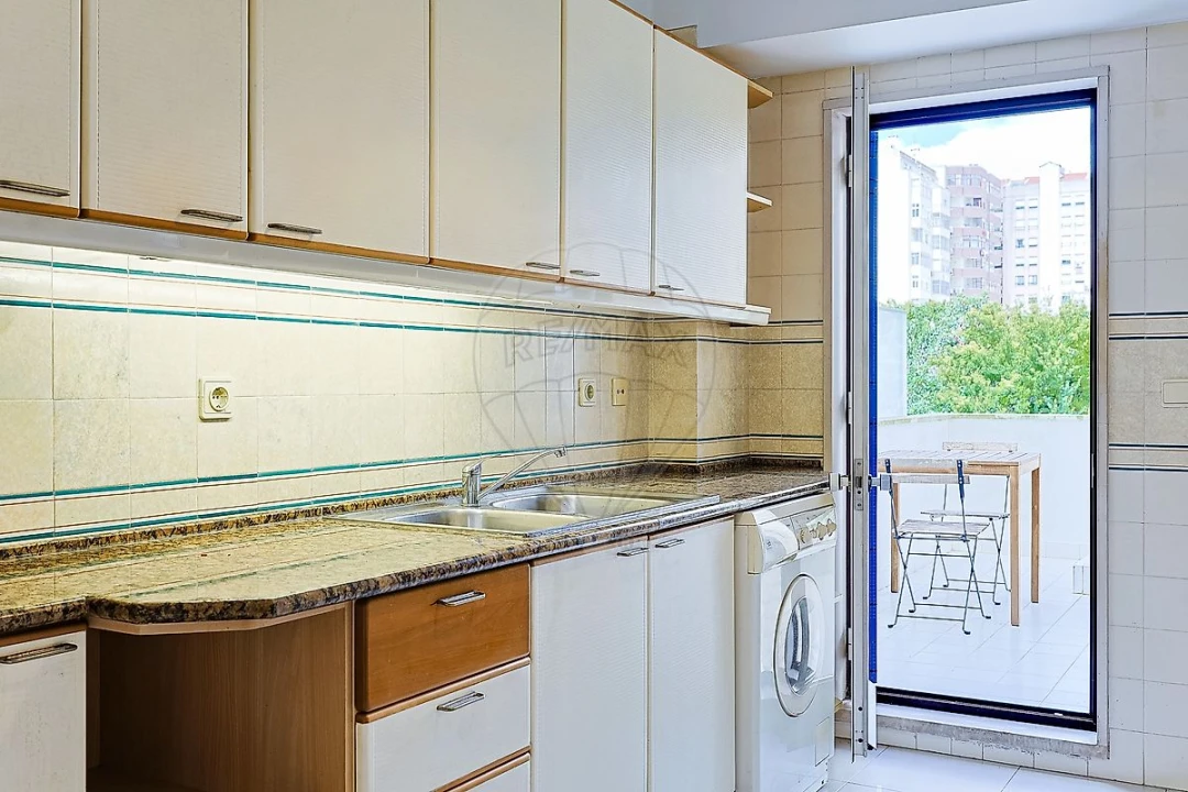 Apartamento T1 para Arrendamento em São Domingos de Benfica Foto 14
