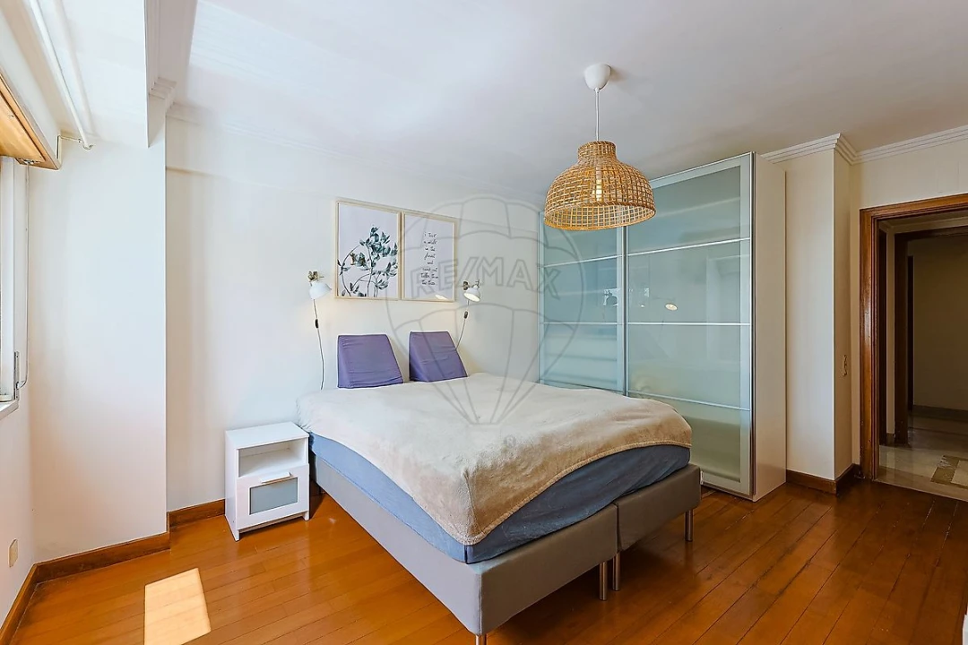 Apartamento T1 para Arrendamento em São Domingos de Benfica Foto 1